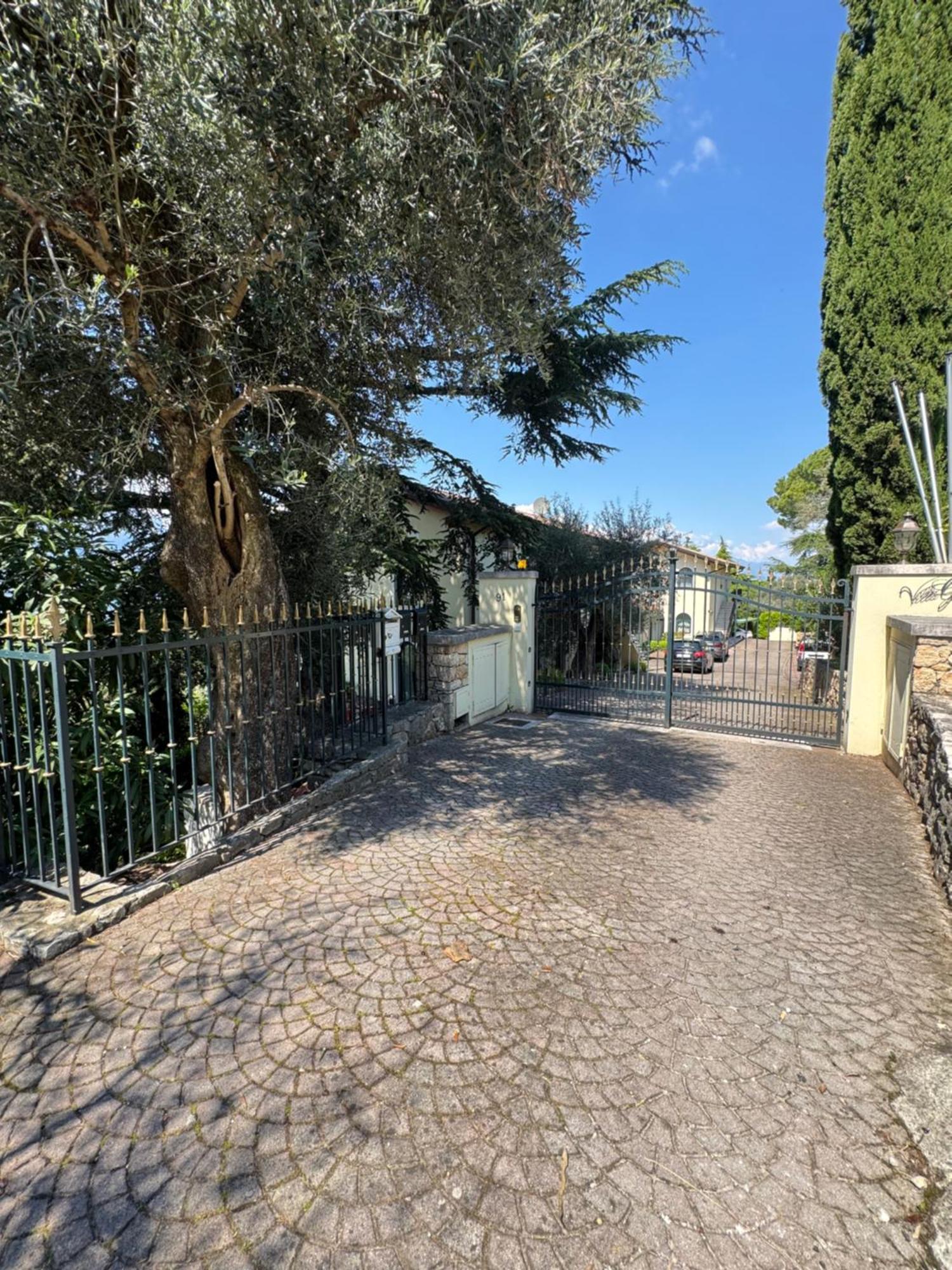 Appartamento La Perla Torri Del Benaco Dış mekan fotoğraf