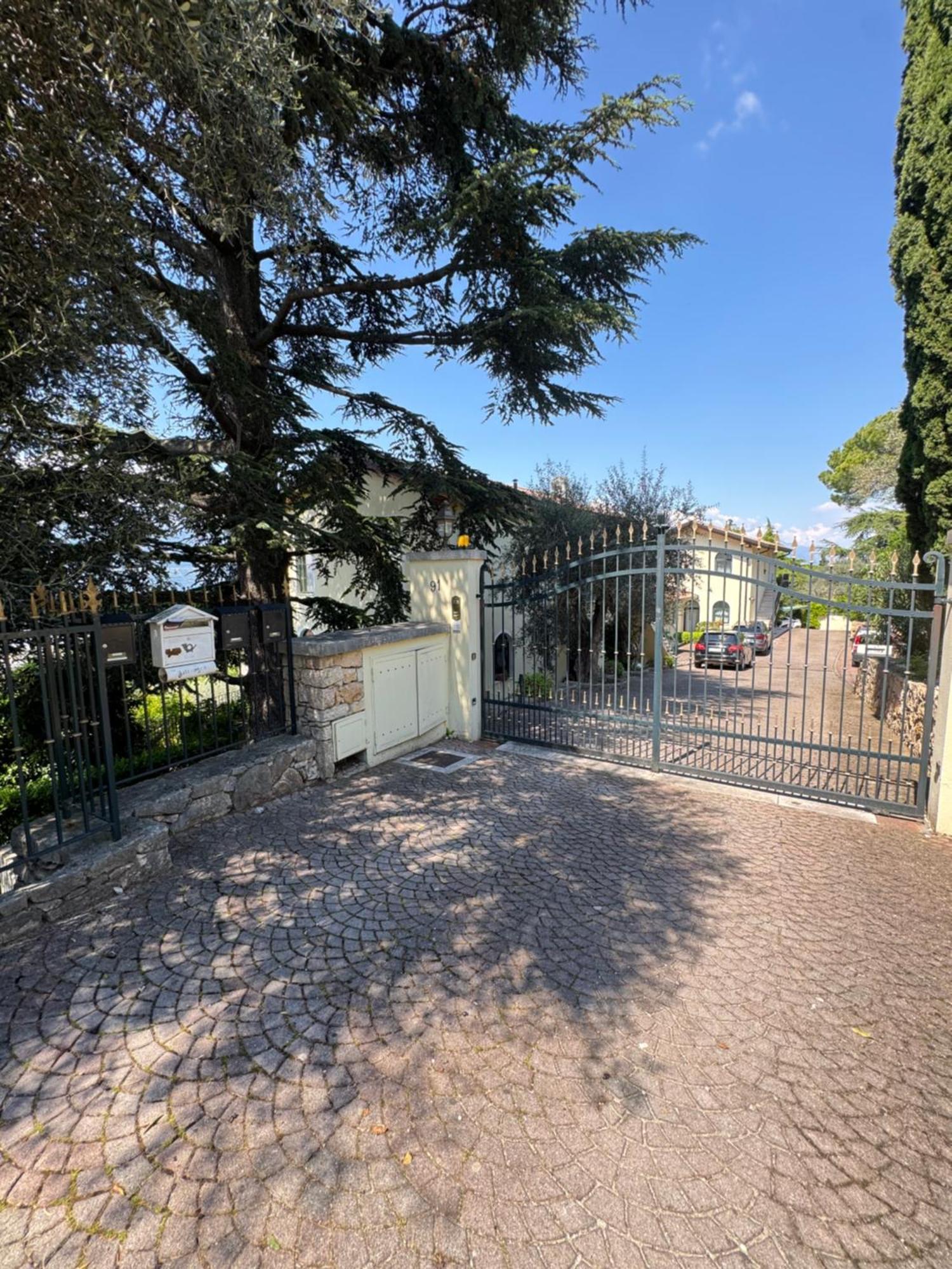 Appartamento La Perla Torri Del Benaco Dış mekan fotoğraf
